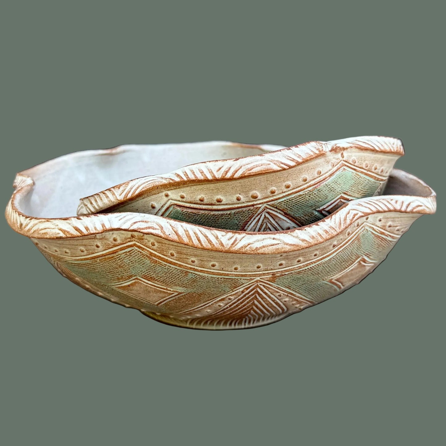 Medium Wavy Rim Bowl
