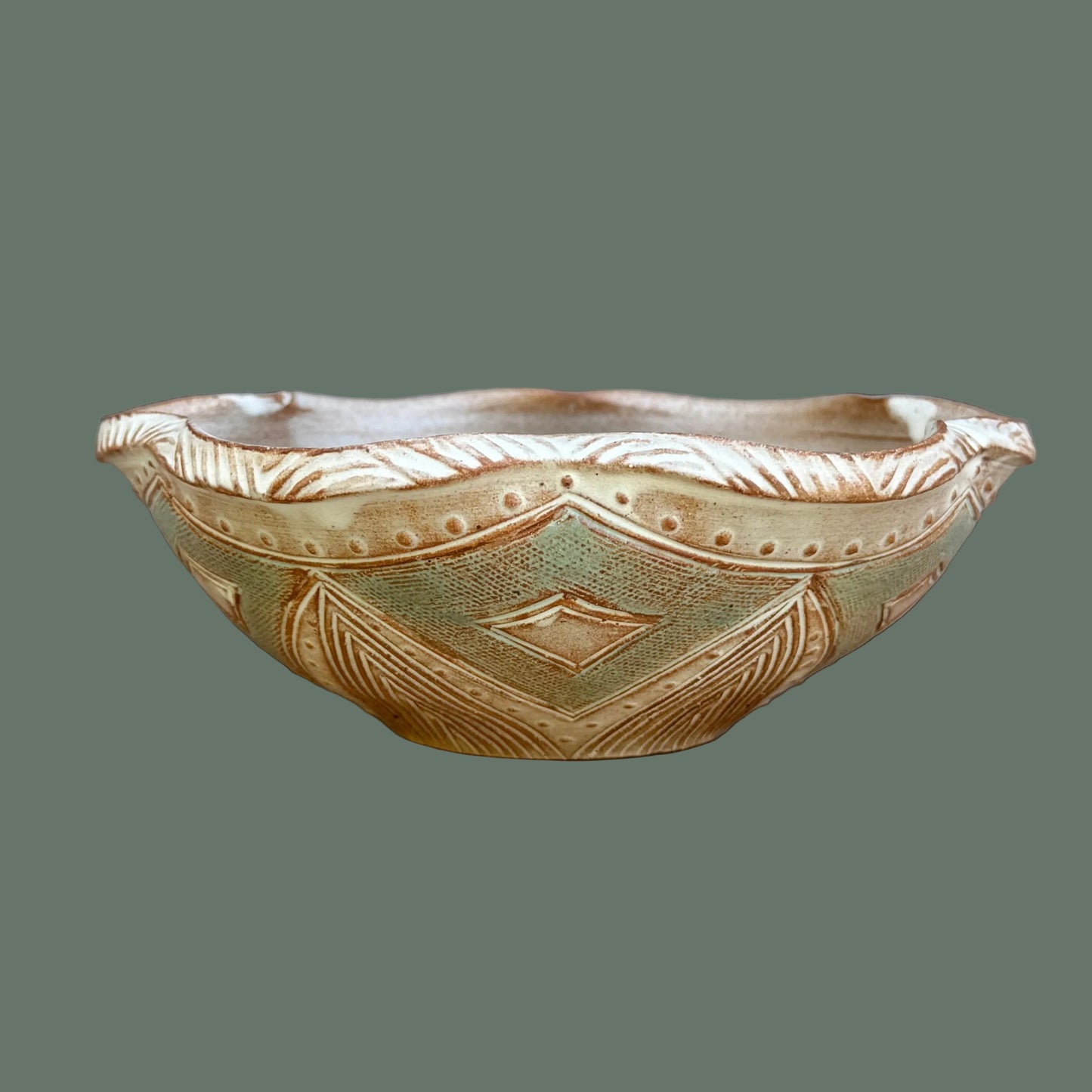 Small Wavy Rim Bowl