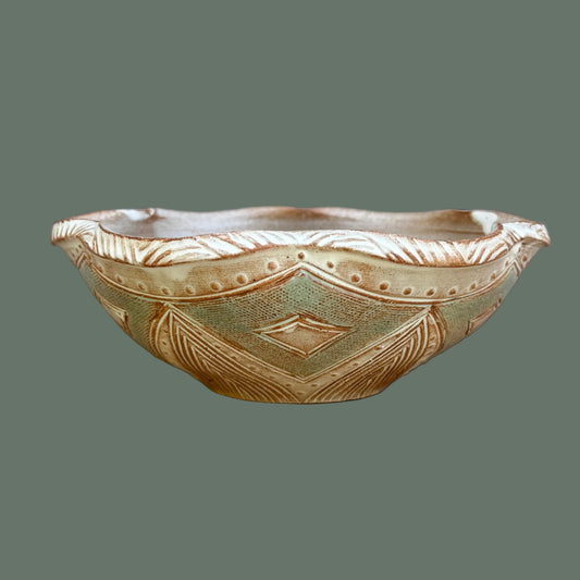 Small Wavy Rim Bowl