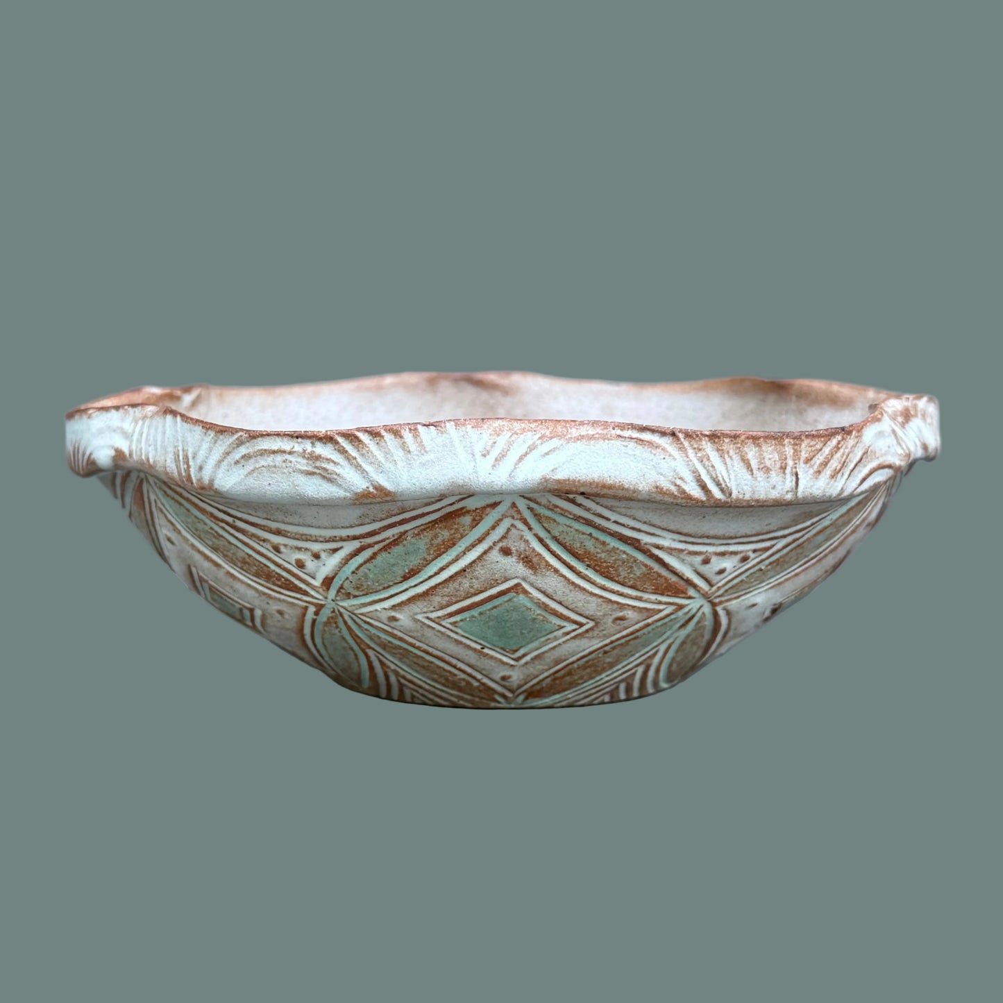 Small Wavy Rim Bowl